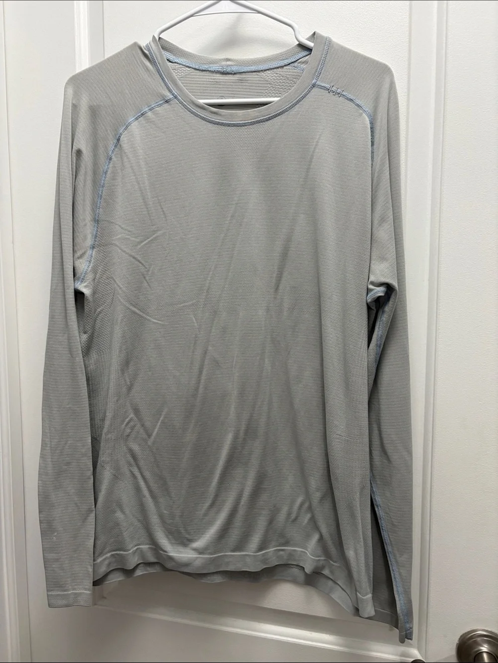 Lululemon Women’s Large Gray Seamless Long Sleeve Running Athletic Top